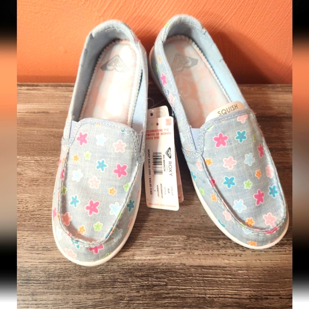 Roxy Girls Minnow Slip On Sneaker - Size 5 - NWT